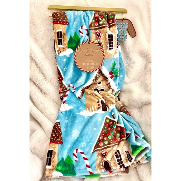 CANDY CANE LANE Gingerbread Blanket - Picture 1 of 1